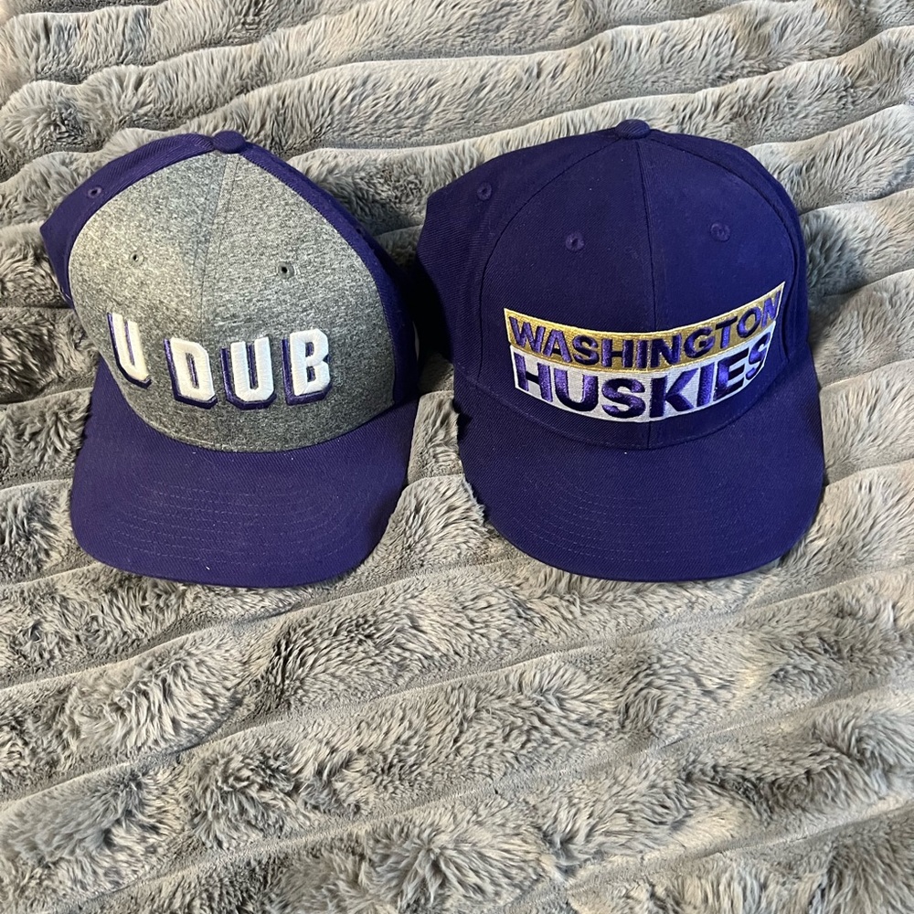 Washington huskies hat lot